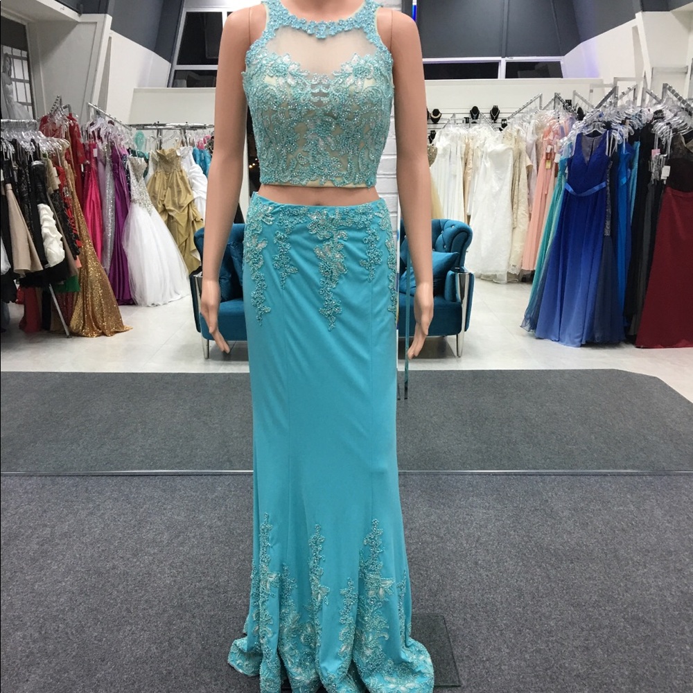 Aqua 2pc Size 8
